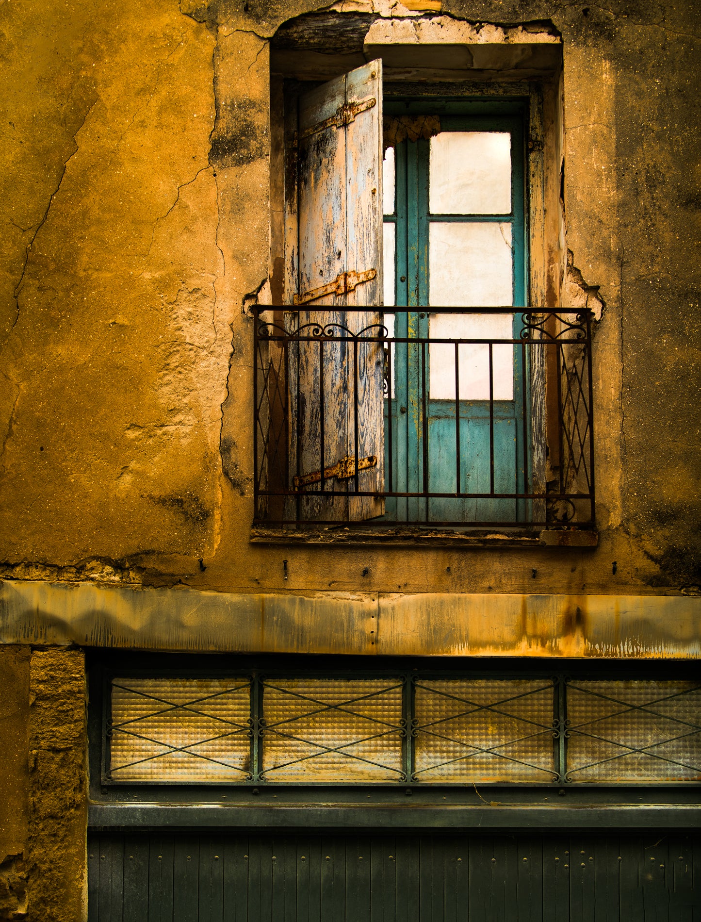 "Building In Ruins" - Meze, France